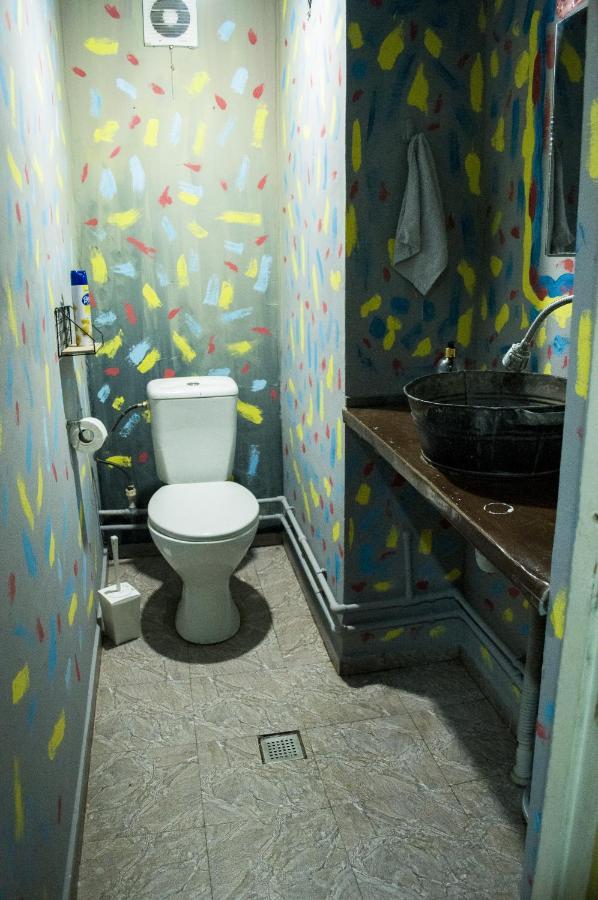 Your Room Hostel Tbilisi Esterno foto